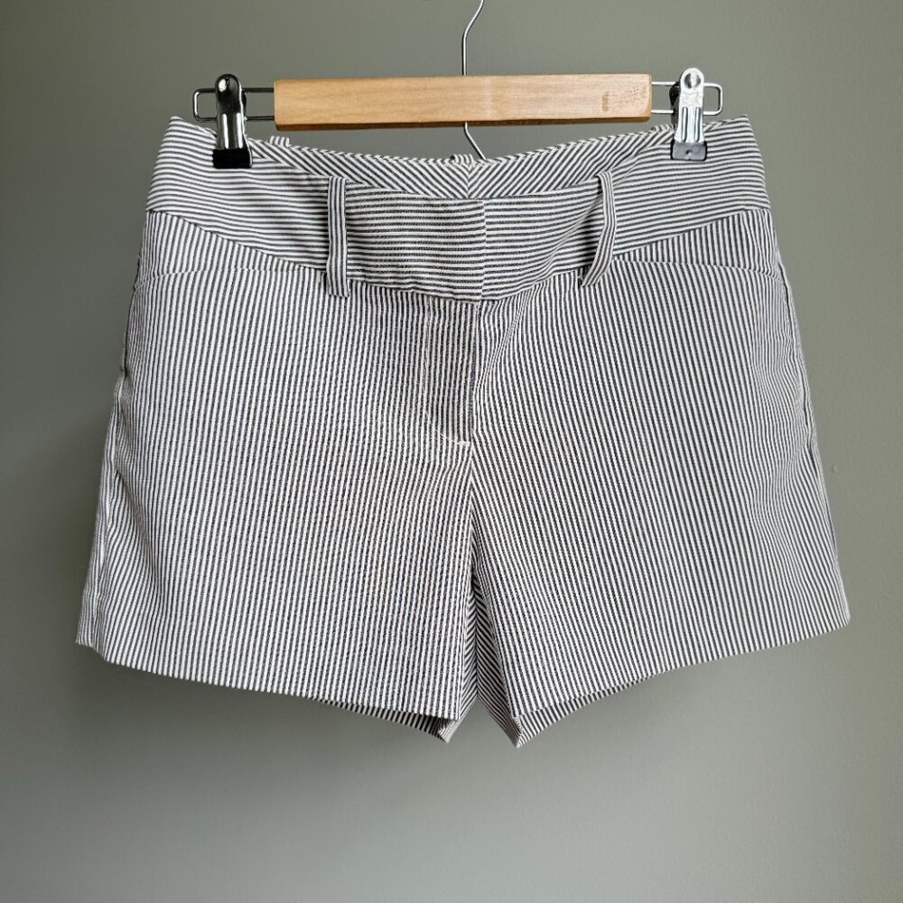 Striped Seersucker Shorts 4P